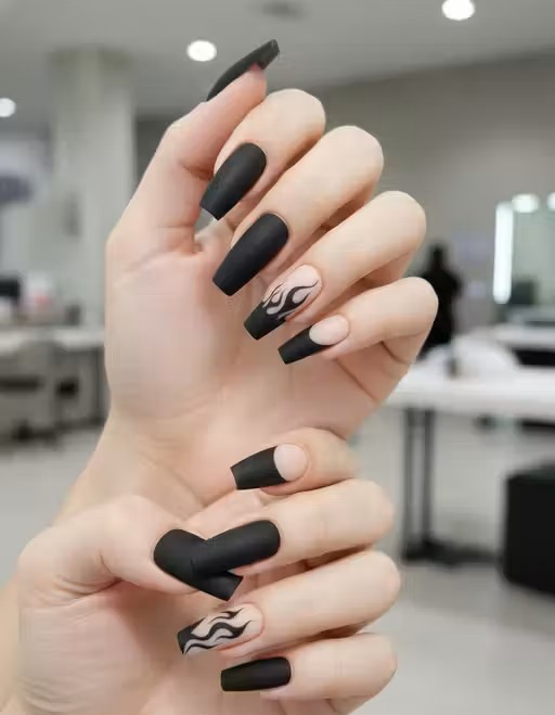 Matte Black Press-On Nails – 24 Pcs | Do it yourself