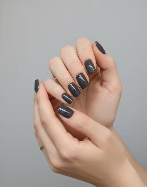 Classic Black Press-On Nails Set